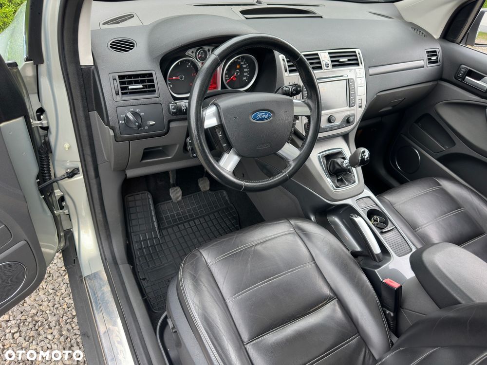 Ford Kuga 2.0 TDCi 4x4 Titanium - 27