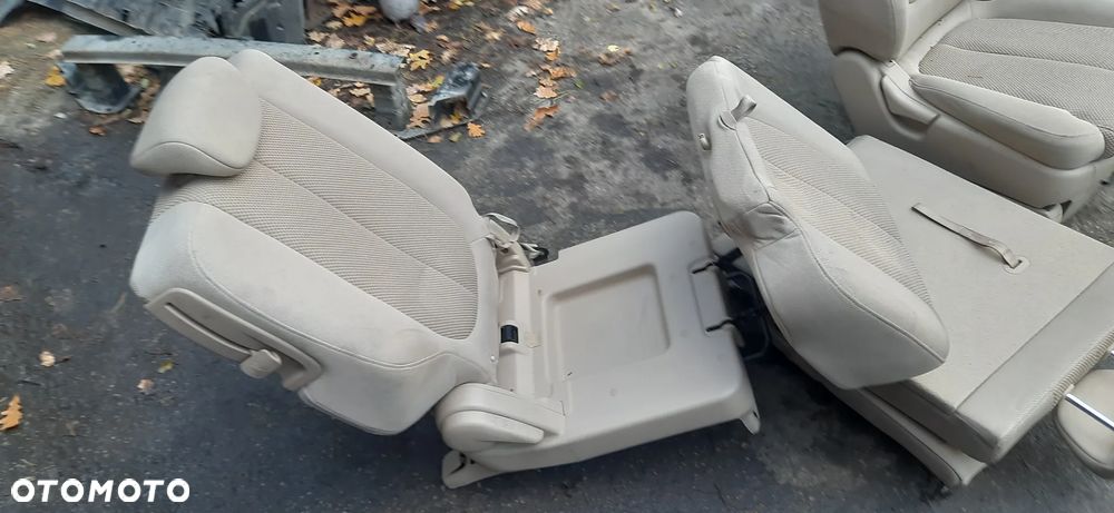 KIA CARENS III Carens 3 2006-2012 Komplet tapicerki Siedzenia Fotele kanapy 7 miejsc  Kremowy - 18