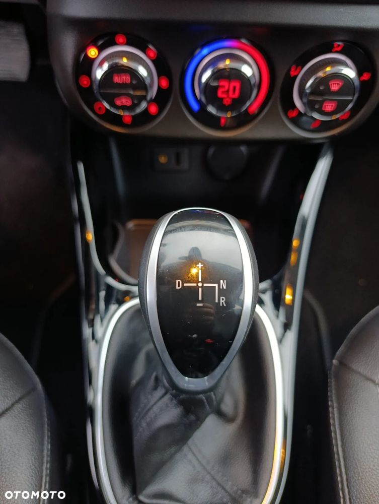 Opel Corsa 1.4 Automatik Innovation - 24