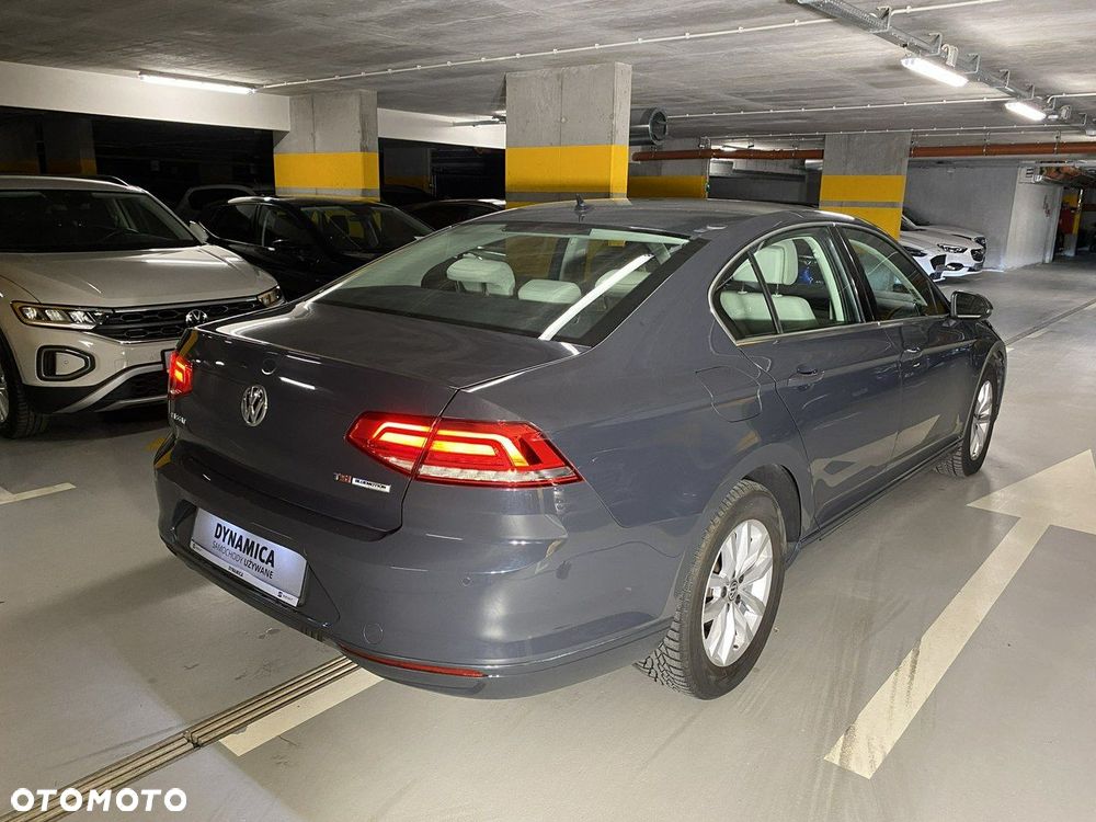 Volkswagen Passat - 7