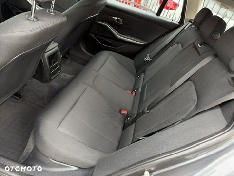 BMW Seria 3 318i Advantage - 33