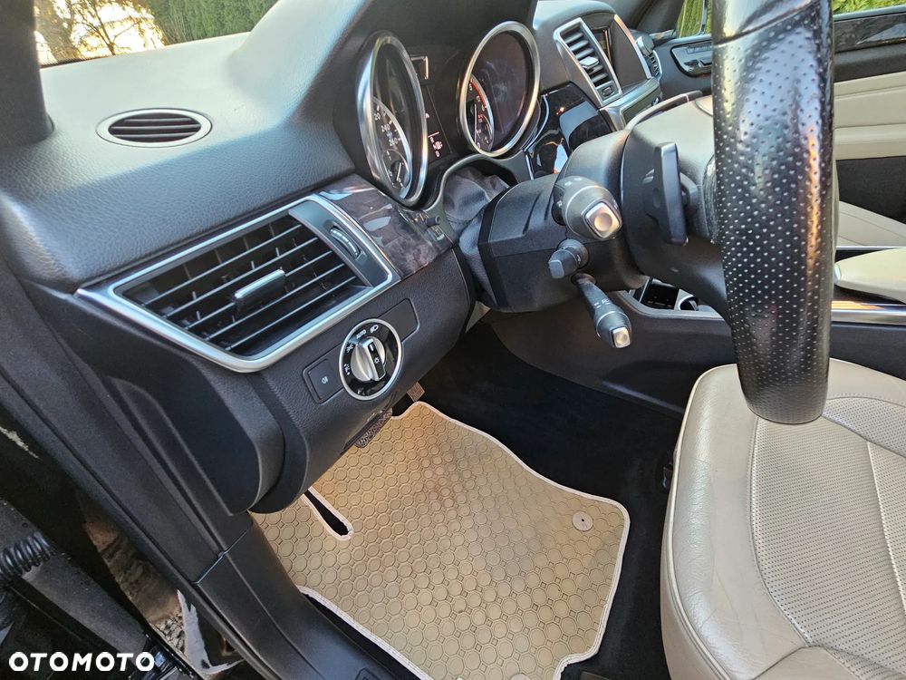 Mercedes-Benz ML - 10