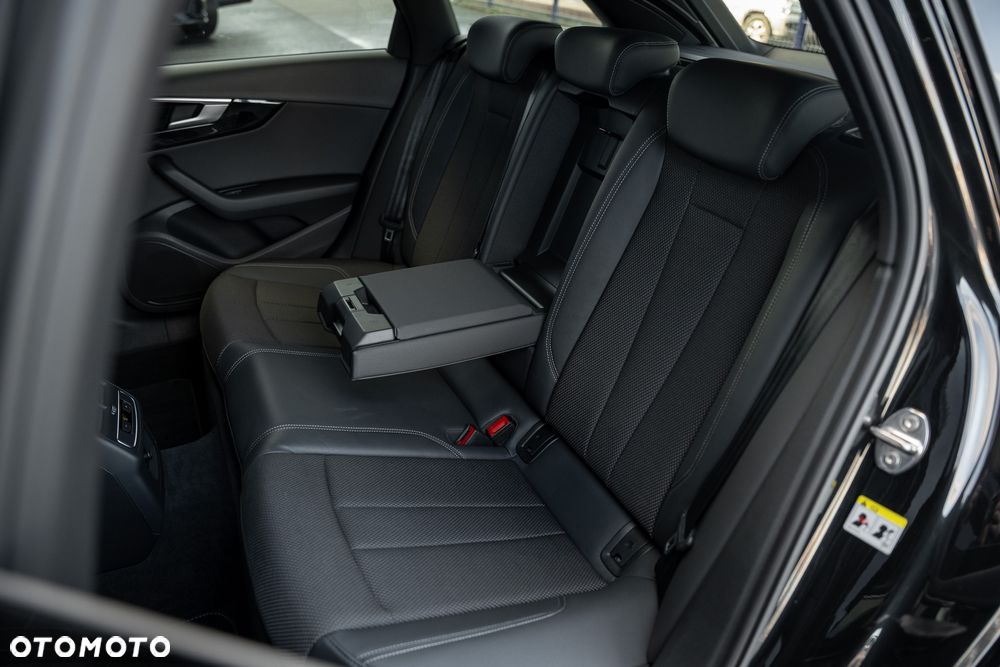 Audi A4 Avant 35 TFSI S tronic S line - 35