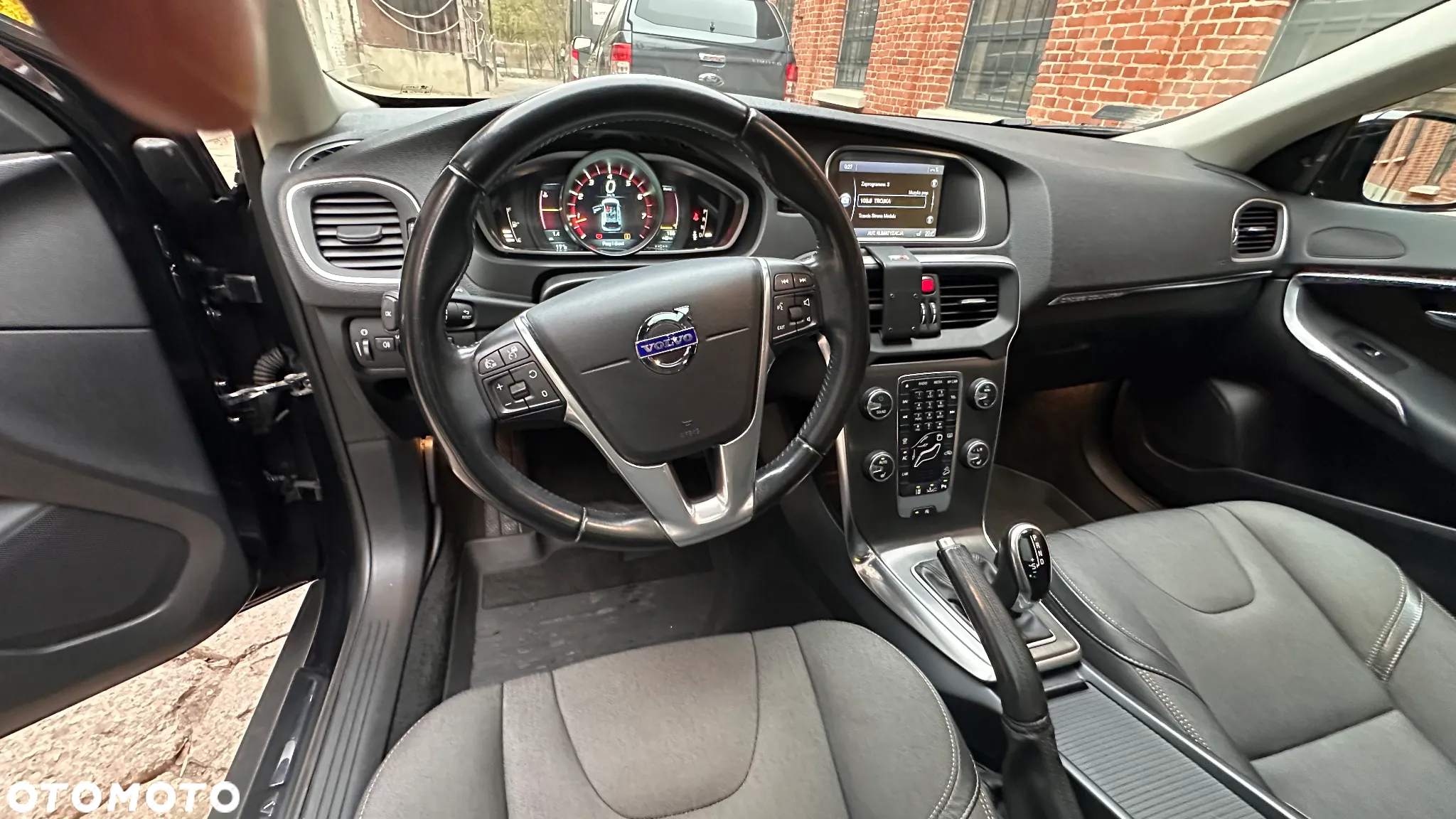 Volvo V40 Cross Country T4 AWD Momentum - 30