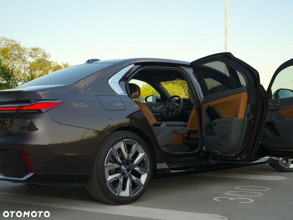BMW Seria 7 - 28