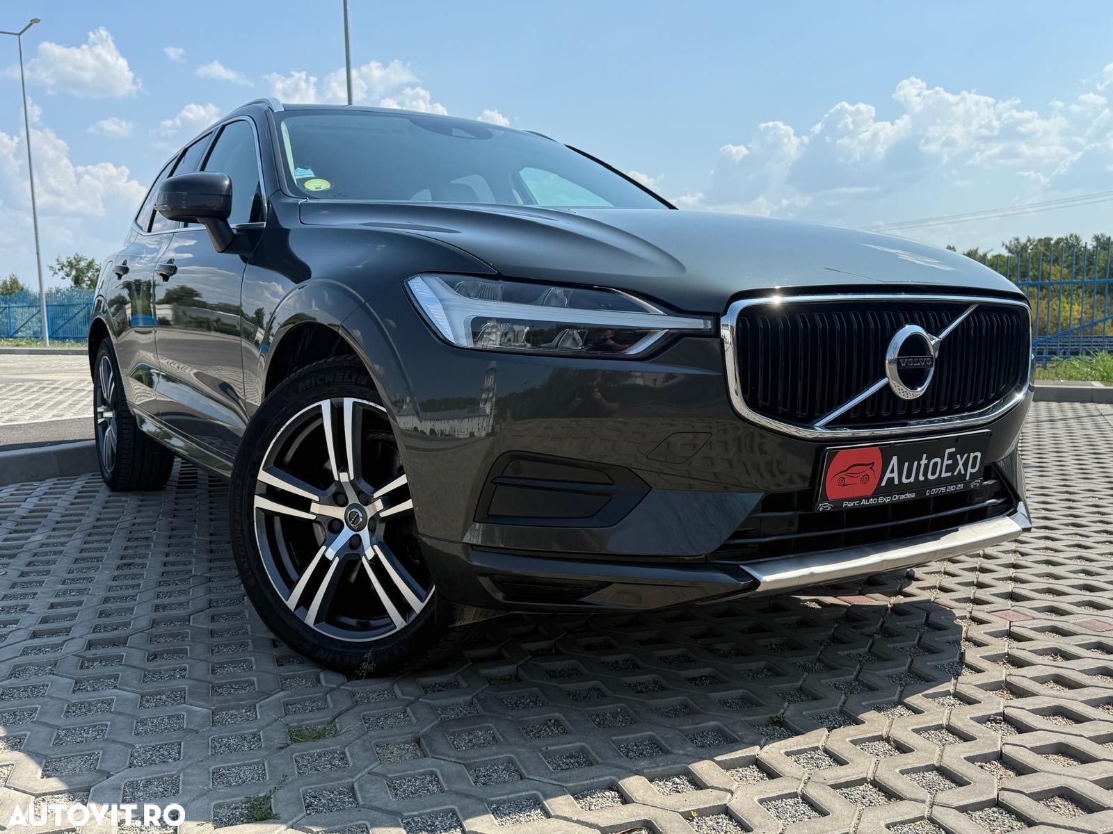 Volvo XC 60 B4 D Geartronic Momentum Pro - 1