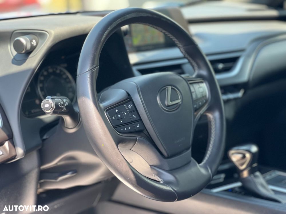 Lexus UX 250h 2.0L HEV 20H- (178 HP) 4X4 CVT Business - 7