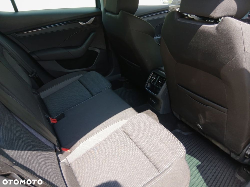 Skoda Octavia 1.5 TSI mHEV Selection DSG - 18