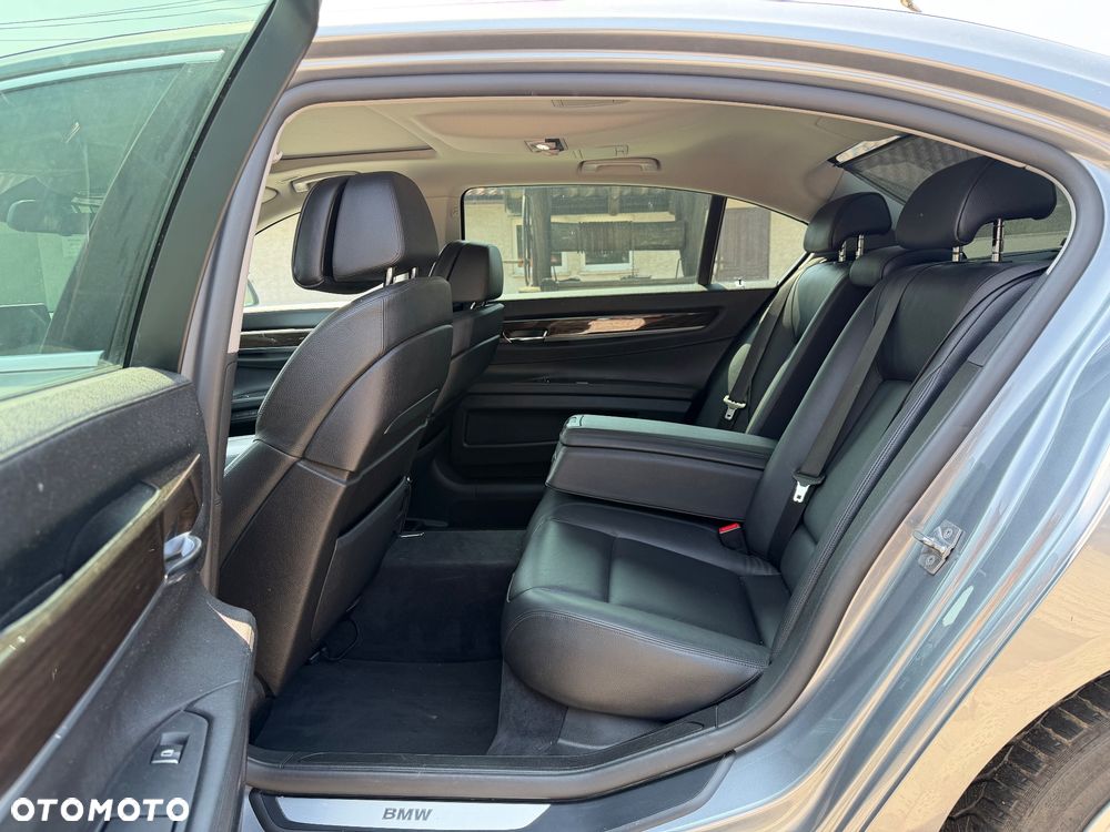 BMW Seria 7 730Ld - 13