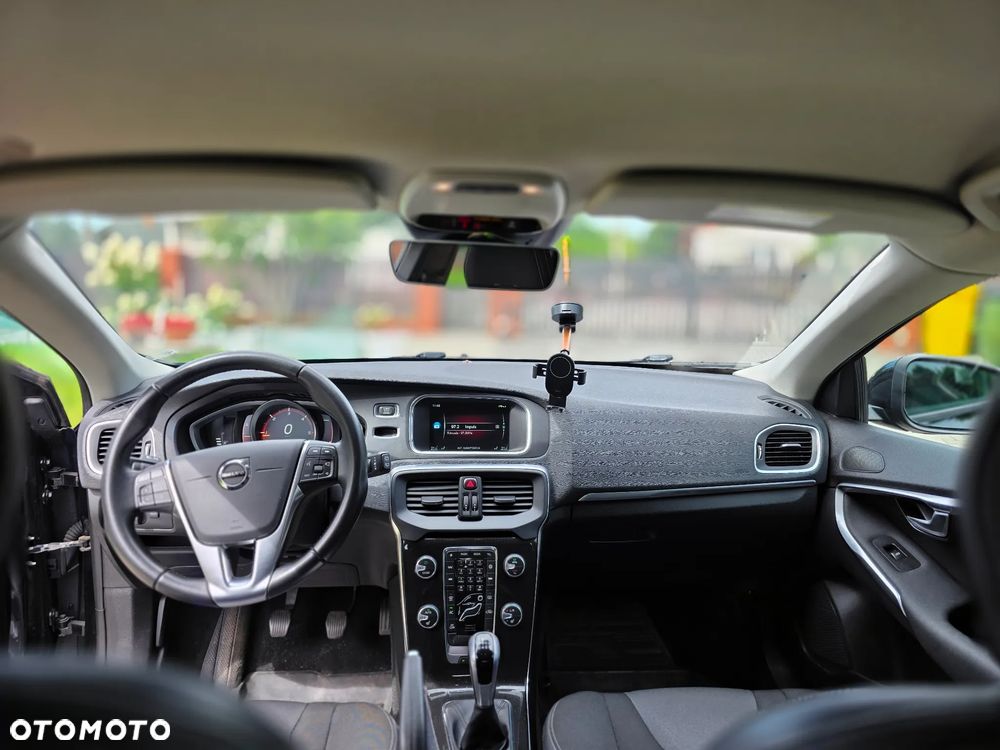 Volvo V40 D3 Momentum - 9