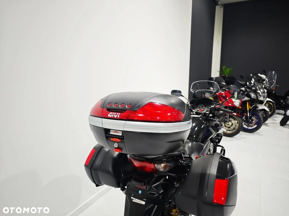 Honda CBF - 10