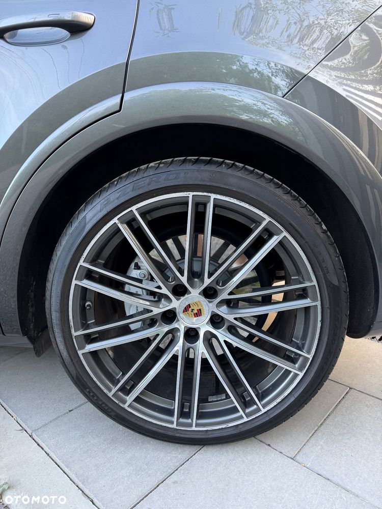Porsche Cayenne Turbo - 15