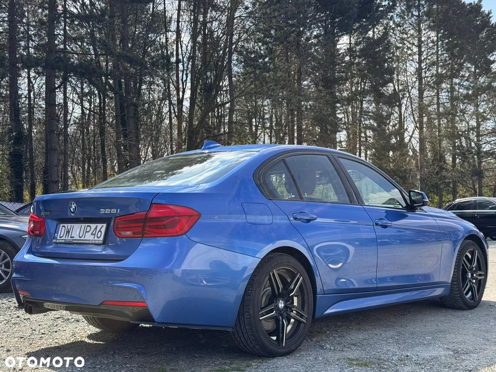 BMW Seria 3 328i xDrive Sport-Aut Sport Line - 11