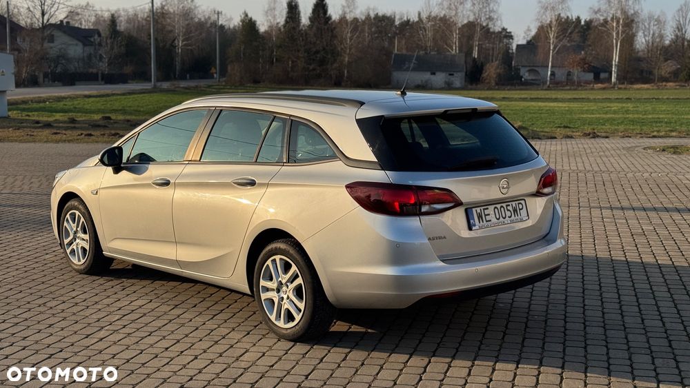 Opel Astra 1.6 CDTI Enjoy - 10