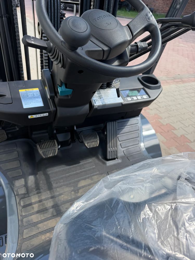 Toyota 1.8t 4,7 Triplex  FABRYCZNIE NOWA od ręki wózek widłowy z Polskiego salonu najlepsza konfiguracja FULL opcja 8FGF18 8FGF15 8FGF25 TRIPLEX od DEALERA LPG + benzyna GWARANCJA - 8