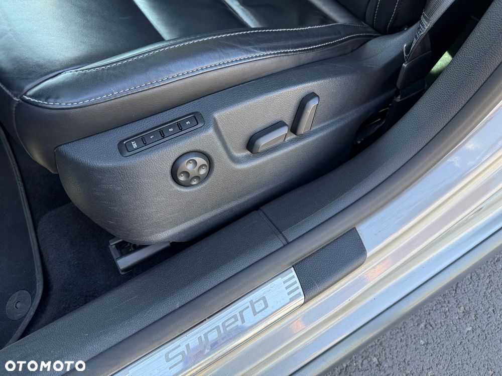 Skoda Superb 2.0 TDI Elegance Outdoor DSG - 19