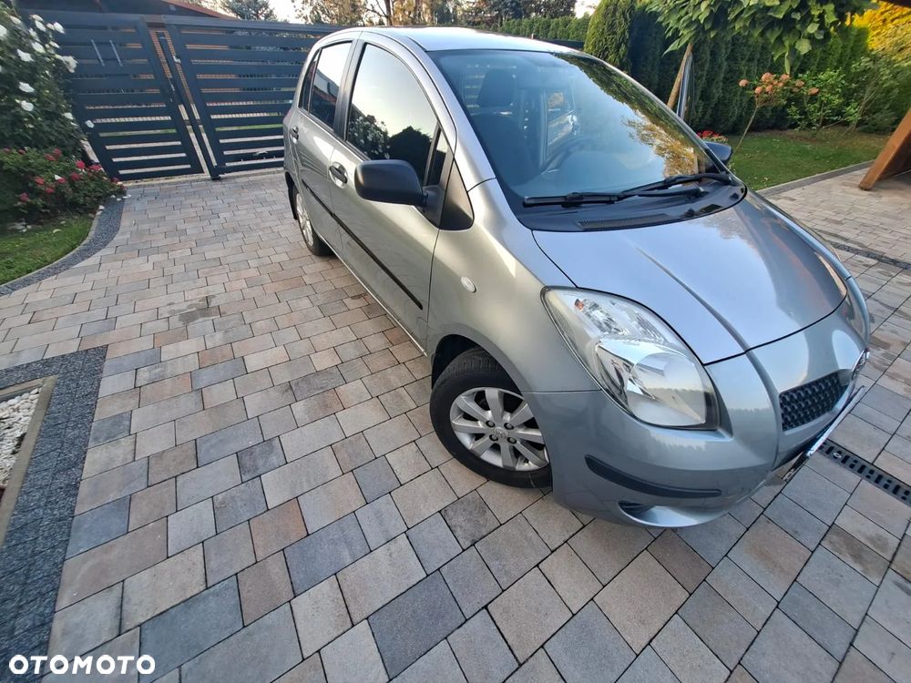 Toyota Yaris - 2
