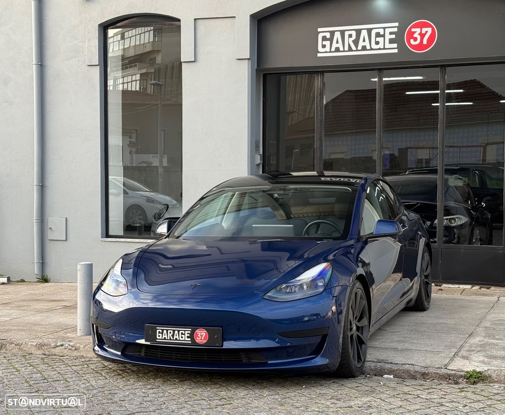 Tesla Model 3 - 3