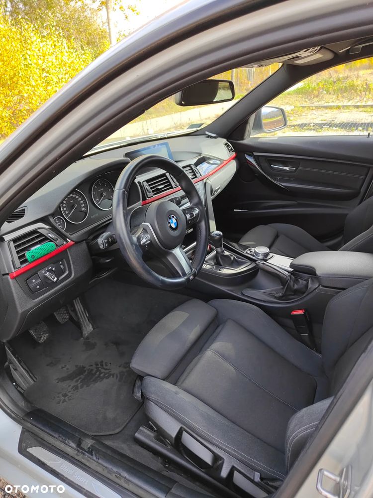 BMW Seria 3 320d DPF Edition Sport - 10