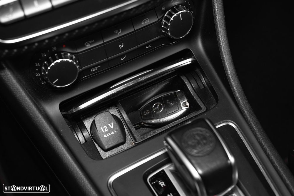 Mercedes-Benz A 45 AMG 4Matic Speedshift 7G-DCT - 28