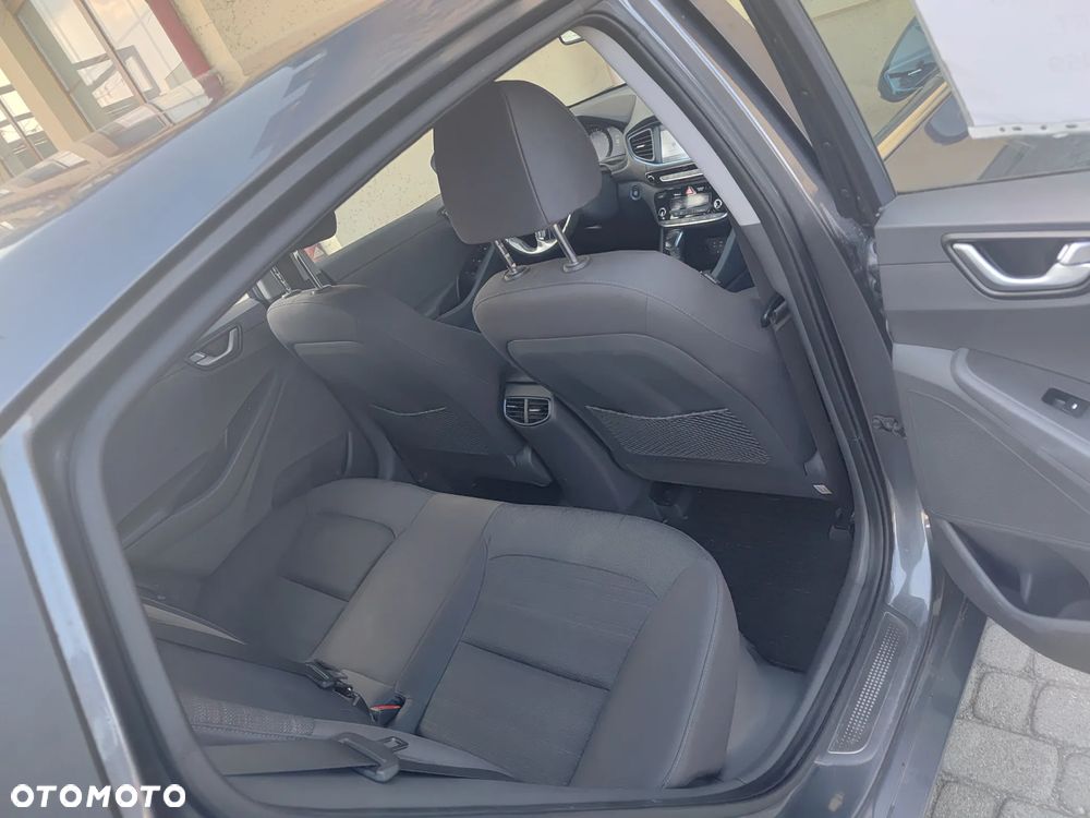 Hyundai IONIQ Hybrid Business - 6