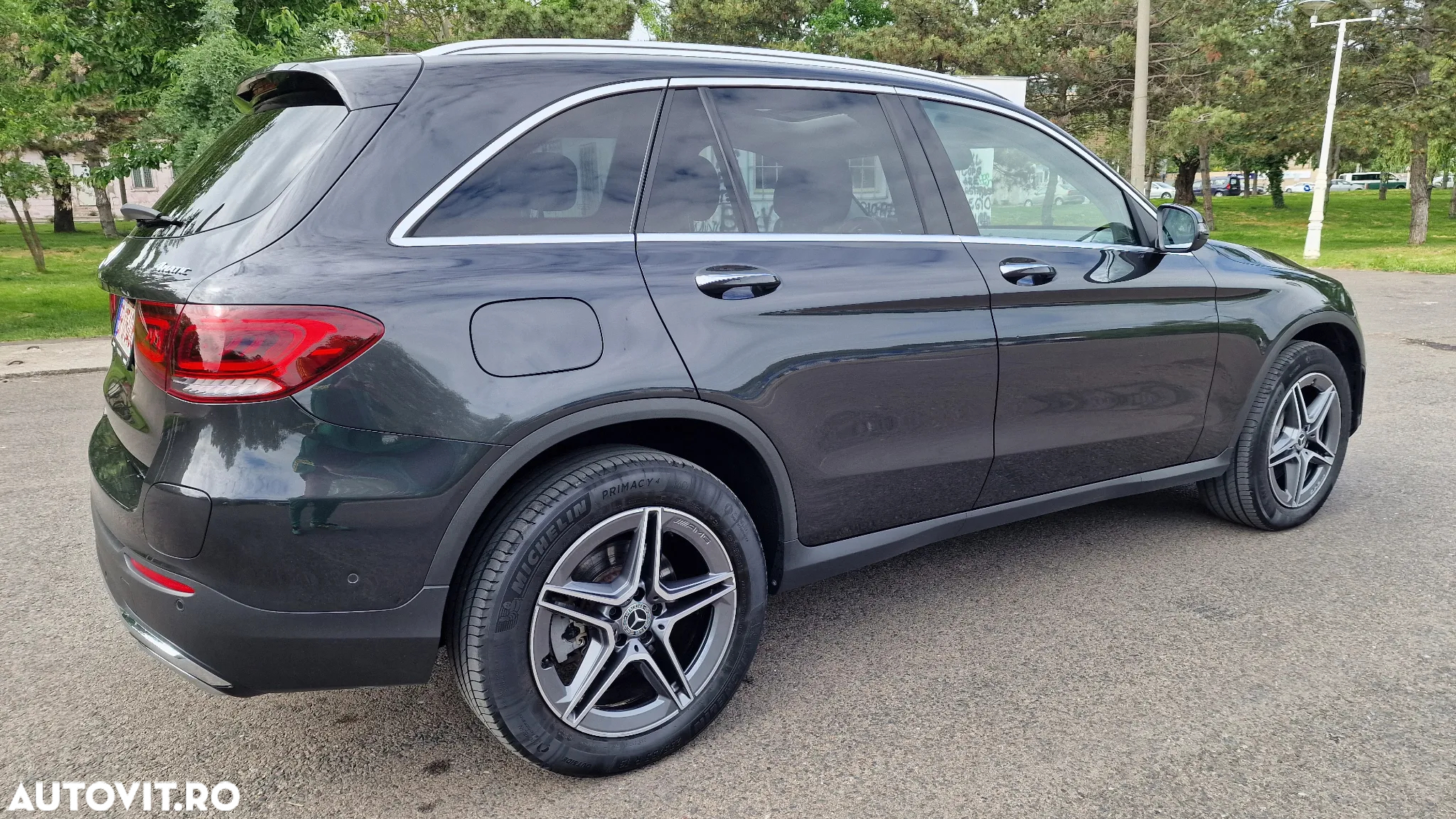 Mercedes-Benz GLC 300 d 4Matic 9G-TRONIC AMG Line - 12