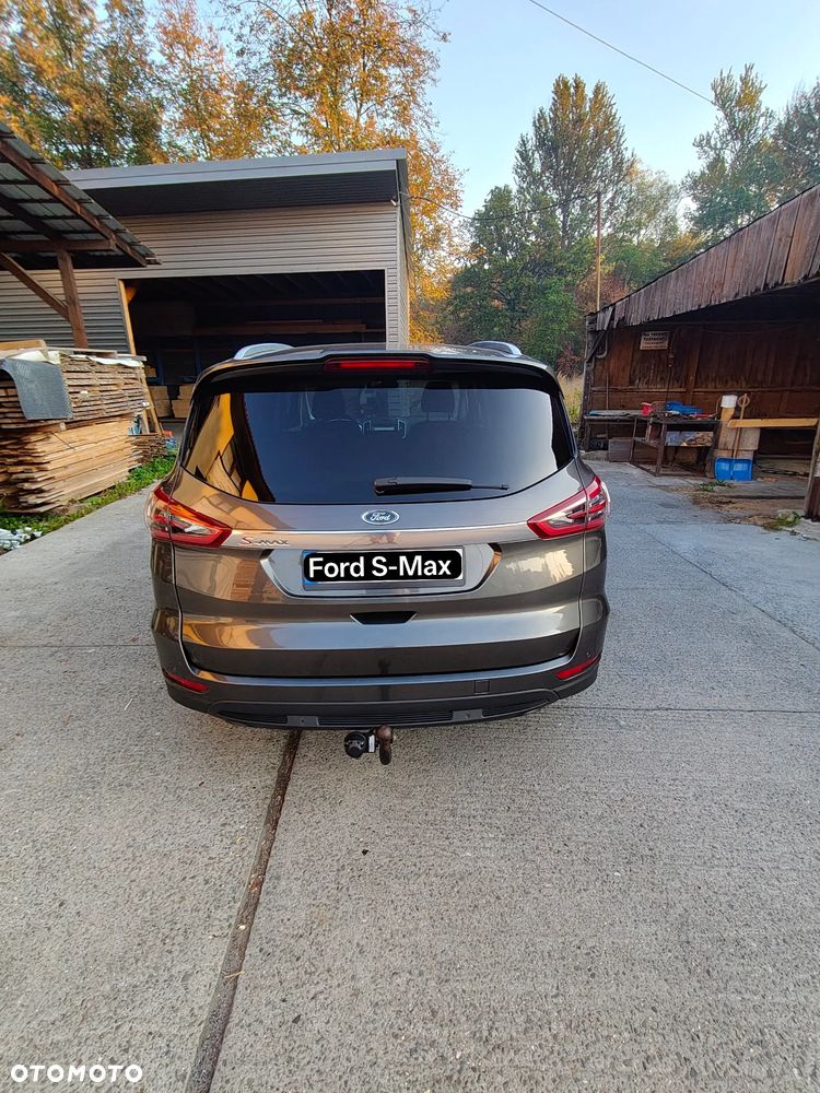 Ford S-Max - 17