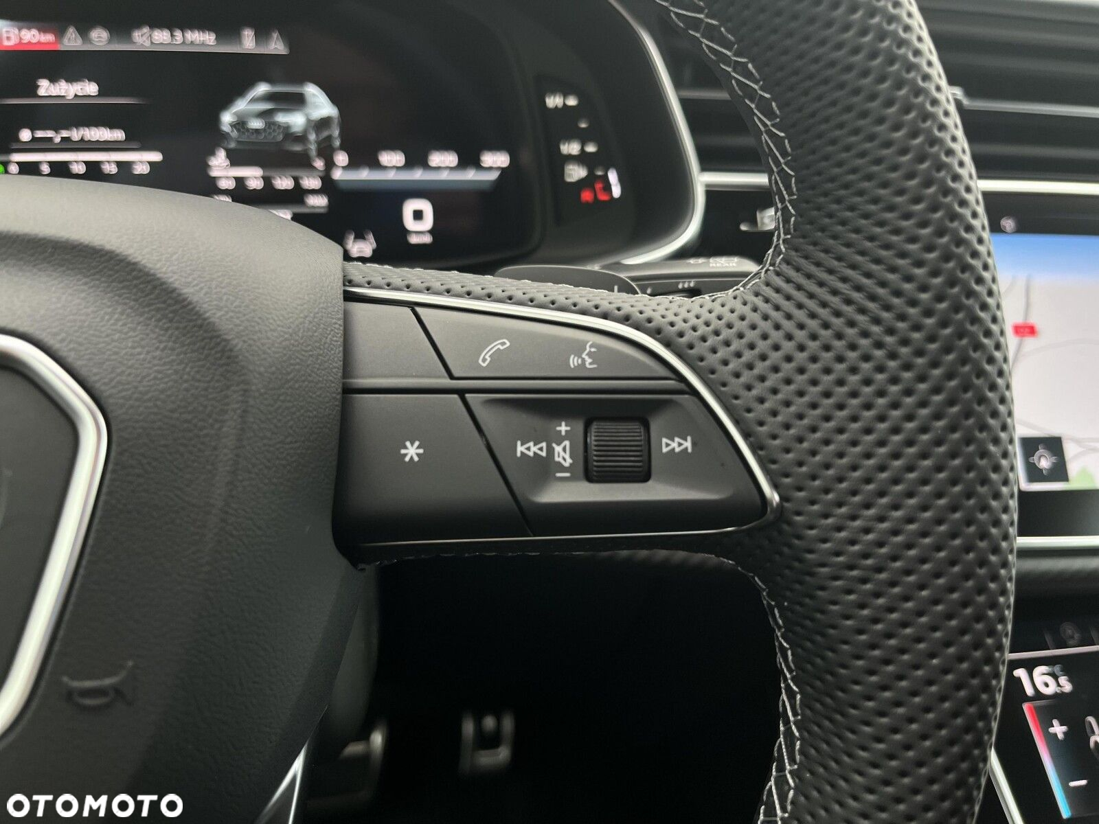 Audi SQ8 - 33