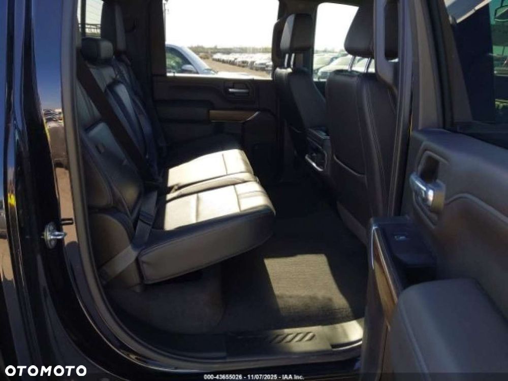 Chevrolet Silverado - 10