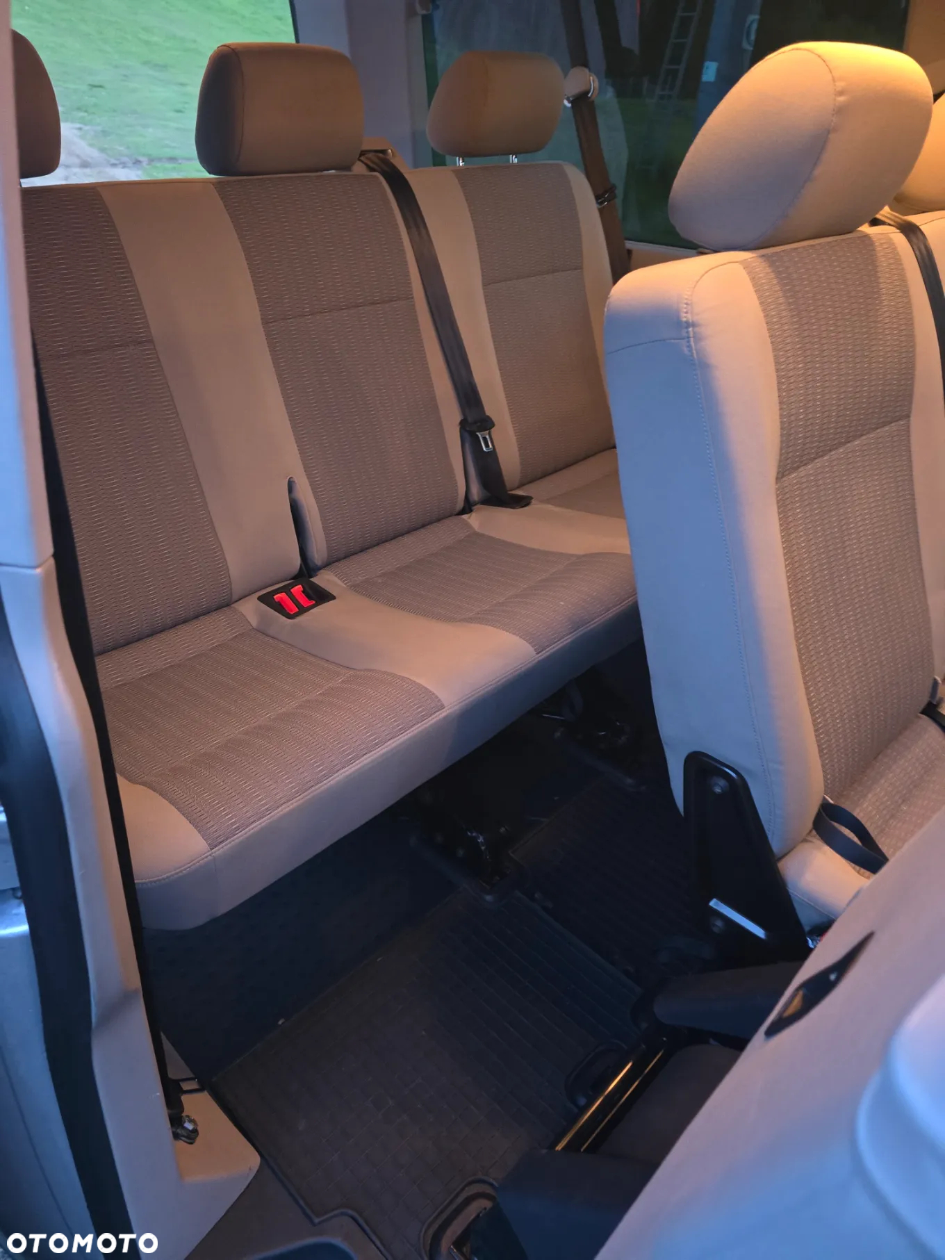 Volkswagen Caravelle 2.0 TDI L2 Trendline - 12