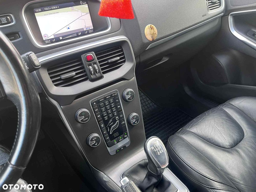 Volvo V40 D2 Momentum - 12