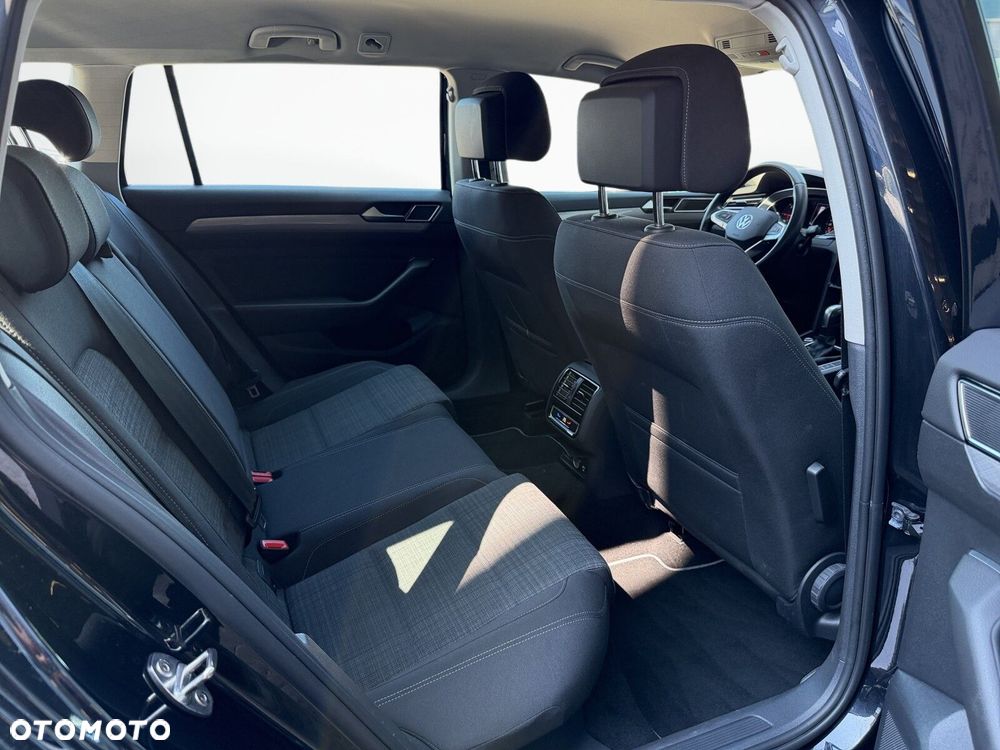 Volkswagen Passat - 38