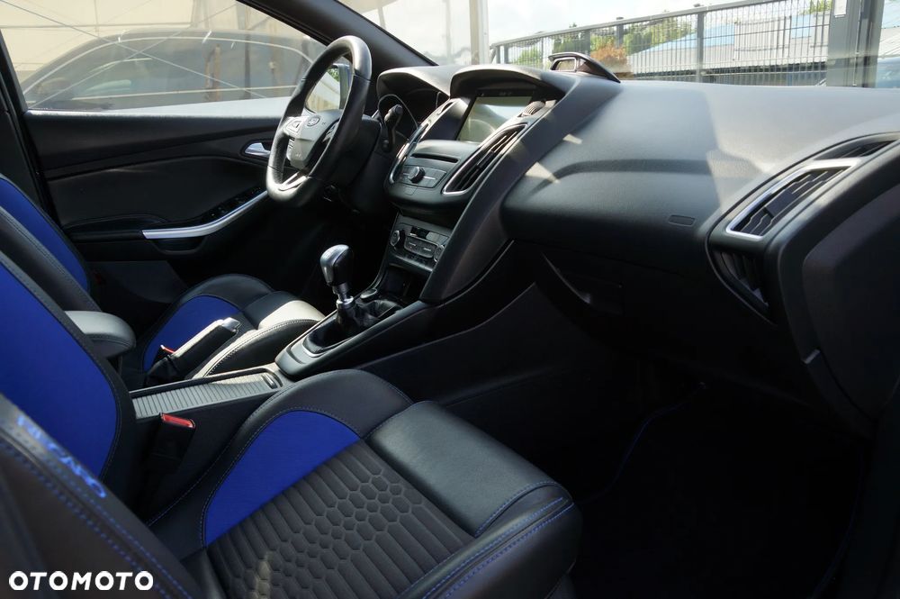 Ford Focus ST - 27