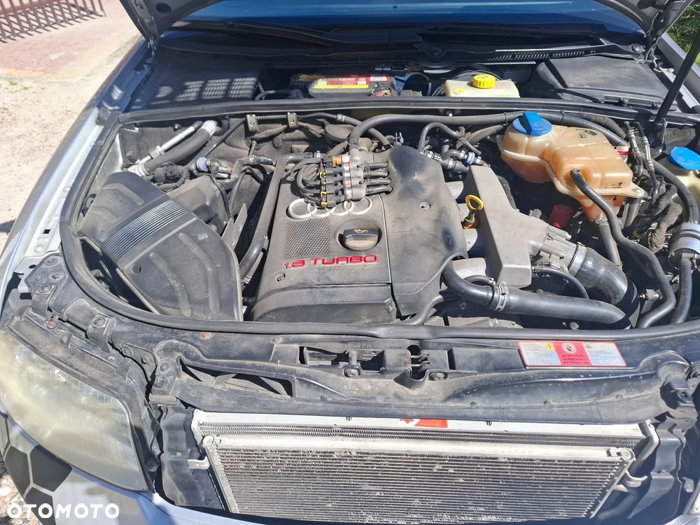 Audi A4 Limousine - 1