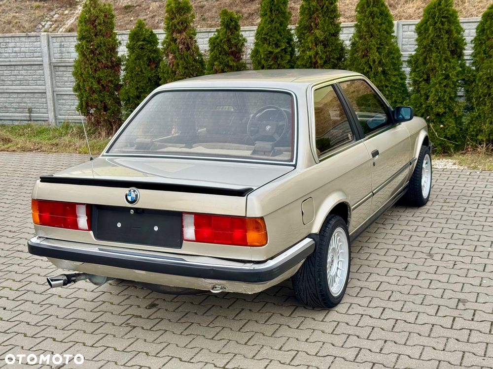BMW 3 Series 1984 photo 4