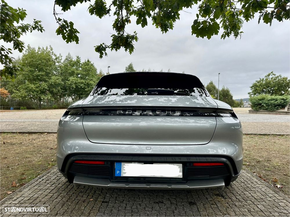 Porsche Taycan Cross Turismo 4 - 6