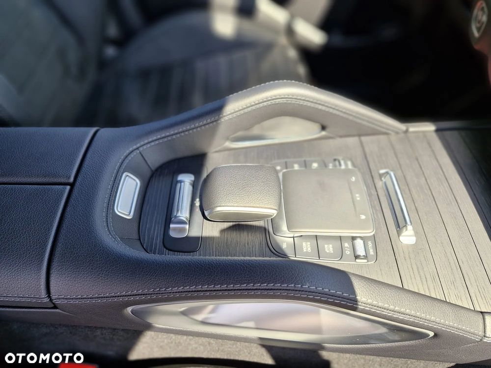 Mercedes-Benz GLE ver-350-de-phev-4--matic-amg-line - 18