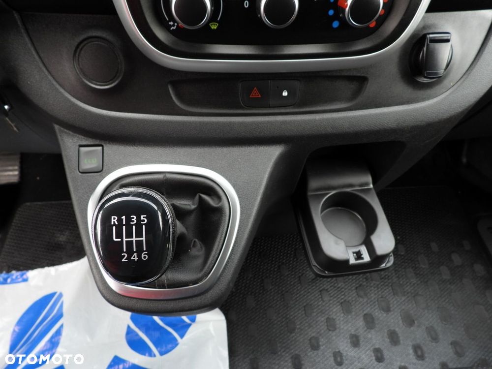 Renault TRAFIC  FURGON CHŁODNIA  0*C TEMPOMAT LEDY KLIMATYZACJA  120KM - 31