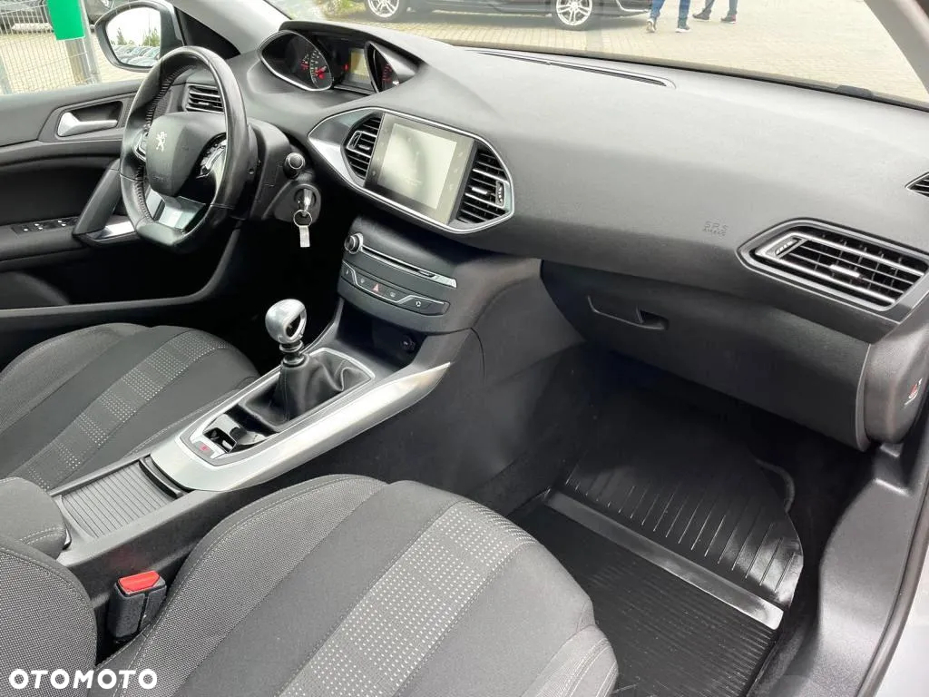 Peugeot 308 SW 1.6 e-HDi Allure S&S - 28