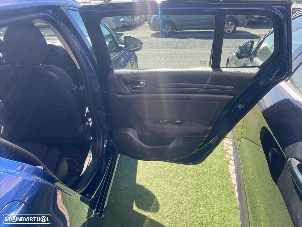 Renault Mégane Sport Tourer - 13