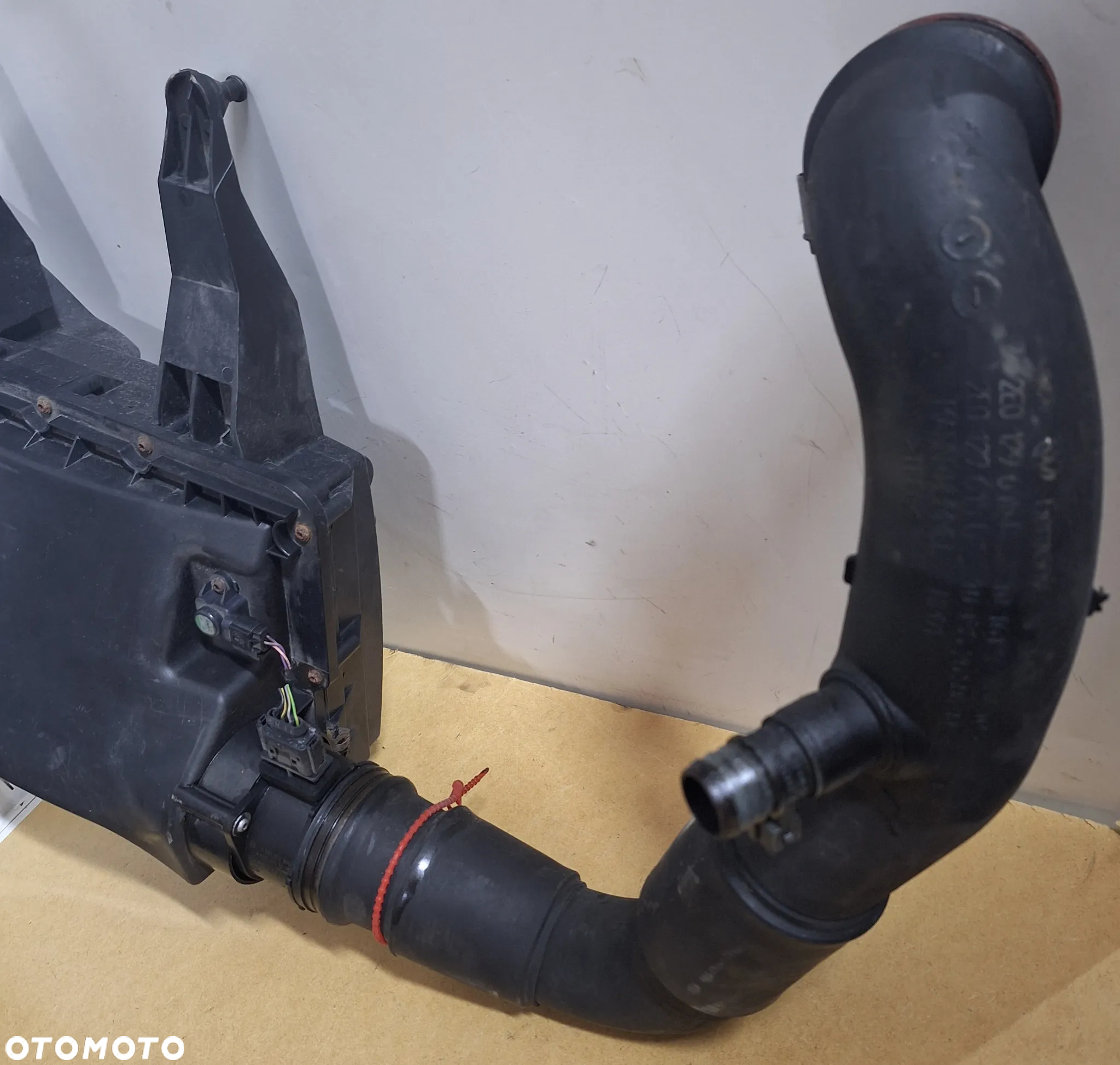 OBUDOWA FILTRA POWIETRZA 9065280106-VW CRAFTER 2.5TDI/SPRINTER 906 /2,2 CDI - 2