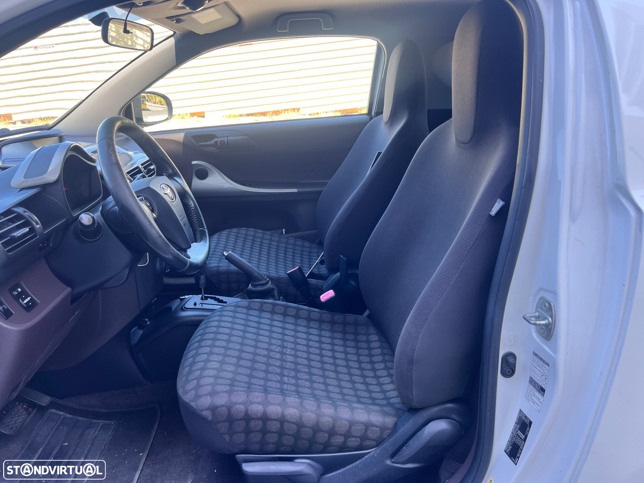 Toyota iQ 1.33 VVT-i 2 MultiDrive - 18