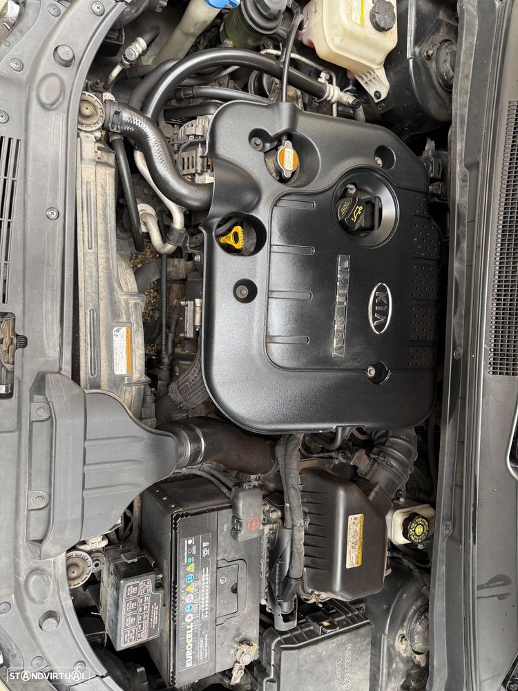 Kia Carens 2.0 CRDi LX - 14