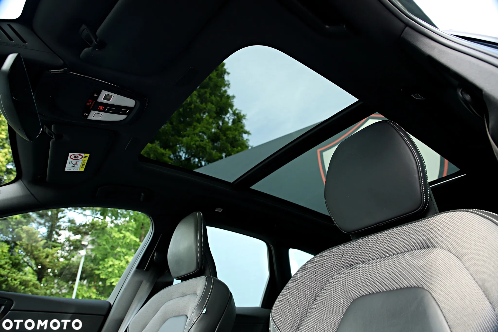 Volvo XC 60 T8 Plug-In Hybrid AWD R-Design - 29