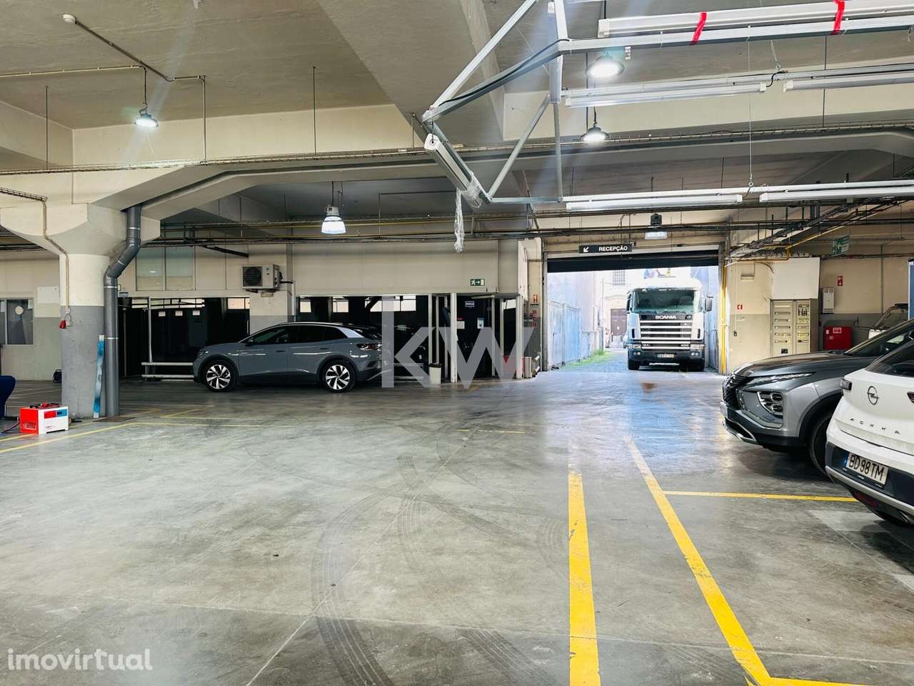 ARRENDA-SE Armazém Amplo e Versátil  no Coração da Graça - Oportunidad - Grande imagem: 2/25