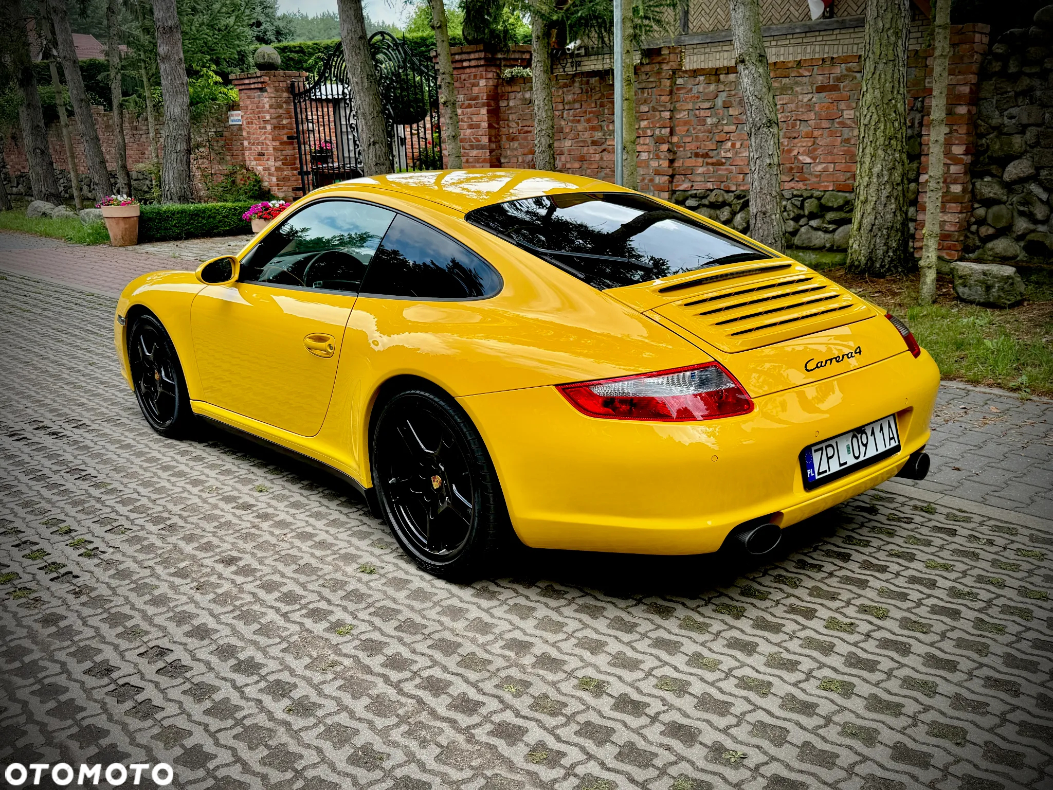 Porsche 911 Carrera 4 Tiptronic S - 10