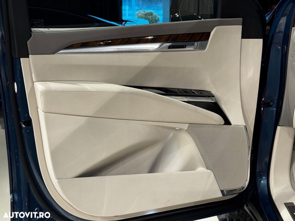 Cadillac Escalade - 18