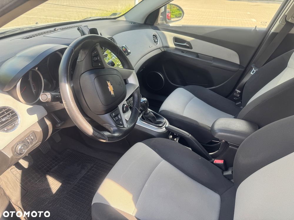 Chevrolet Cruze 1.6 LS - 14