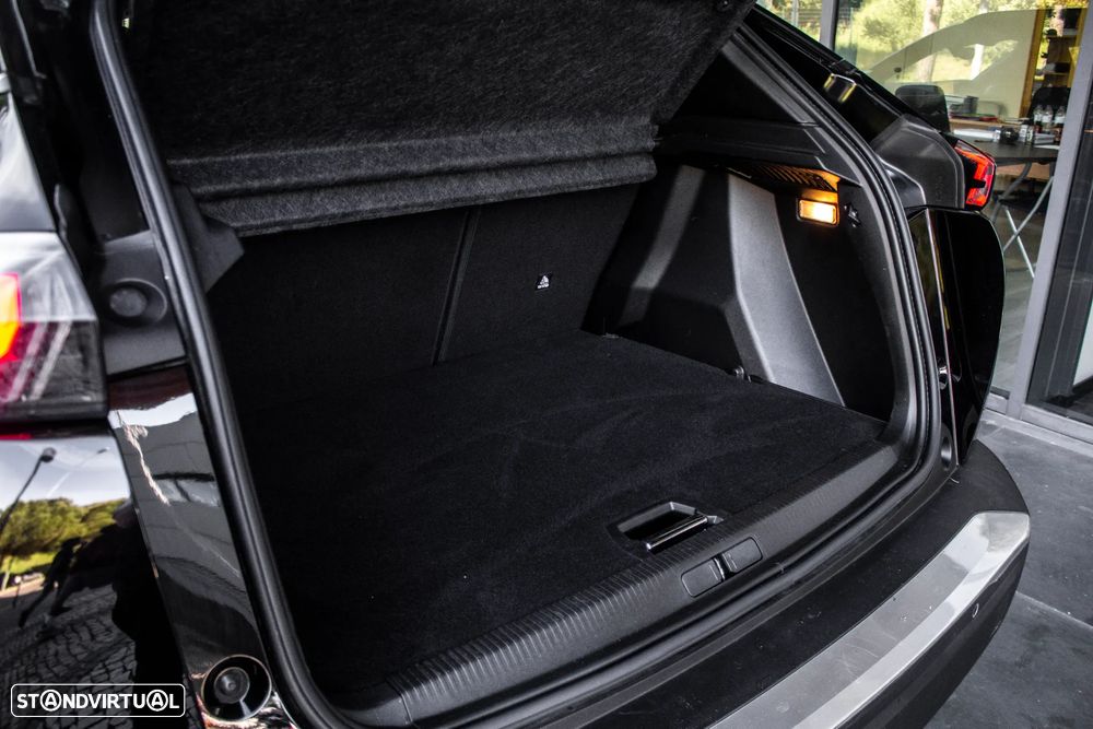 Peugeot 2008 1.5 BlueHDi Allure EAT8 - 29