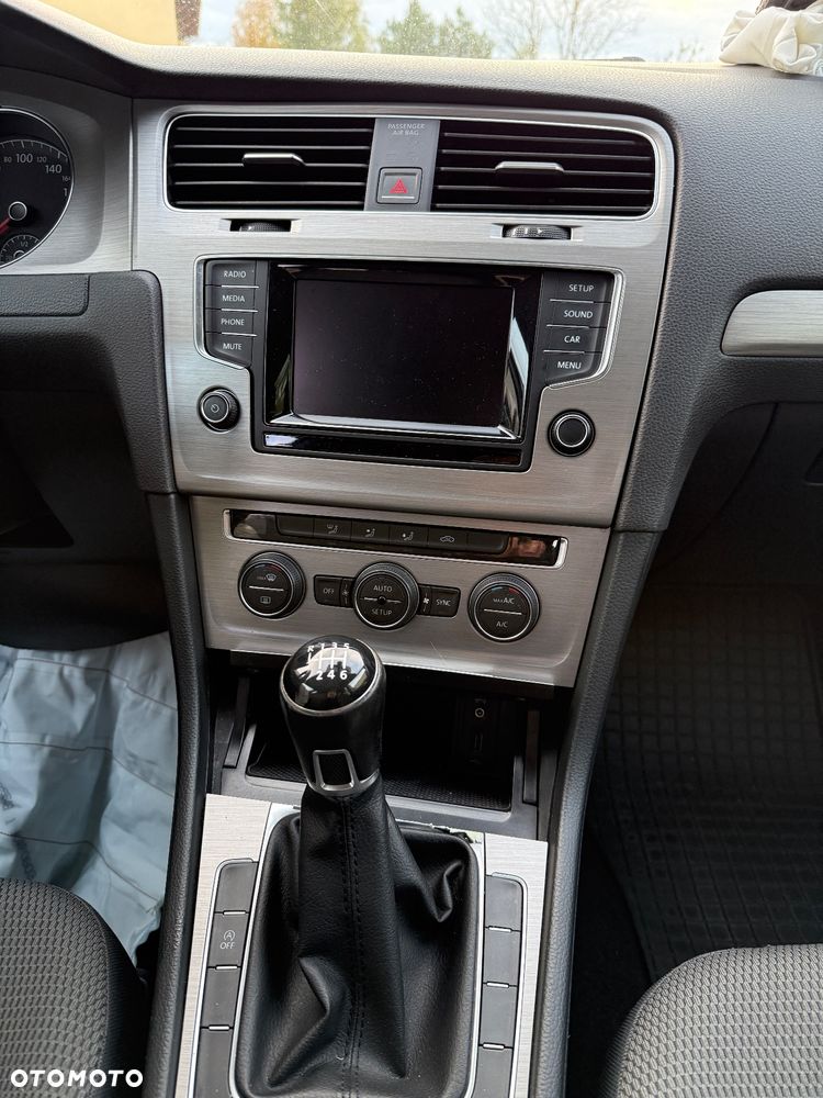 Volkswagen Golf - 10